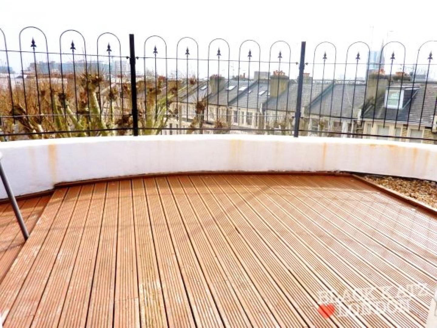 			NEW INSTRUCTION (Private Roof Terrace), Studio Apartment, 1 bath, 1 reception Flat			 Sutherland Avenue, MAIDA VALE/WARWICK AVENUE